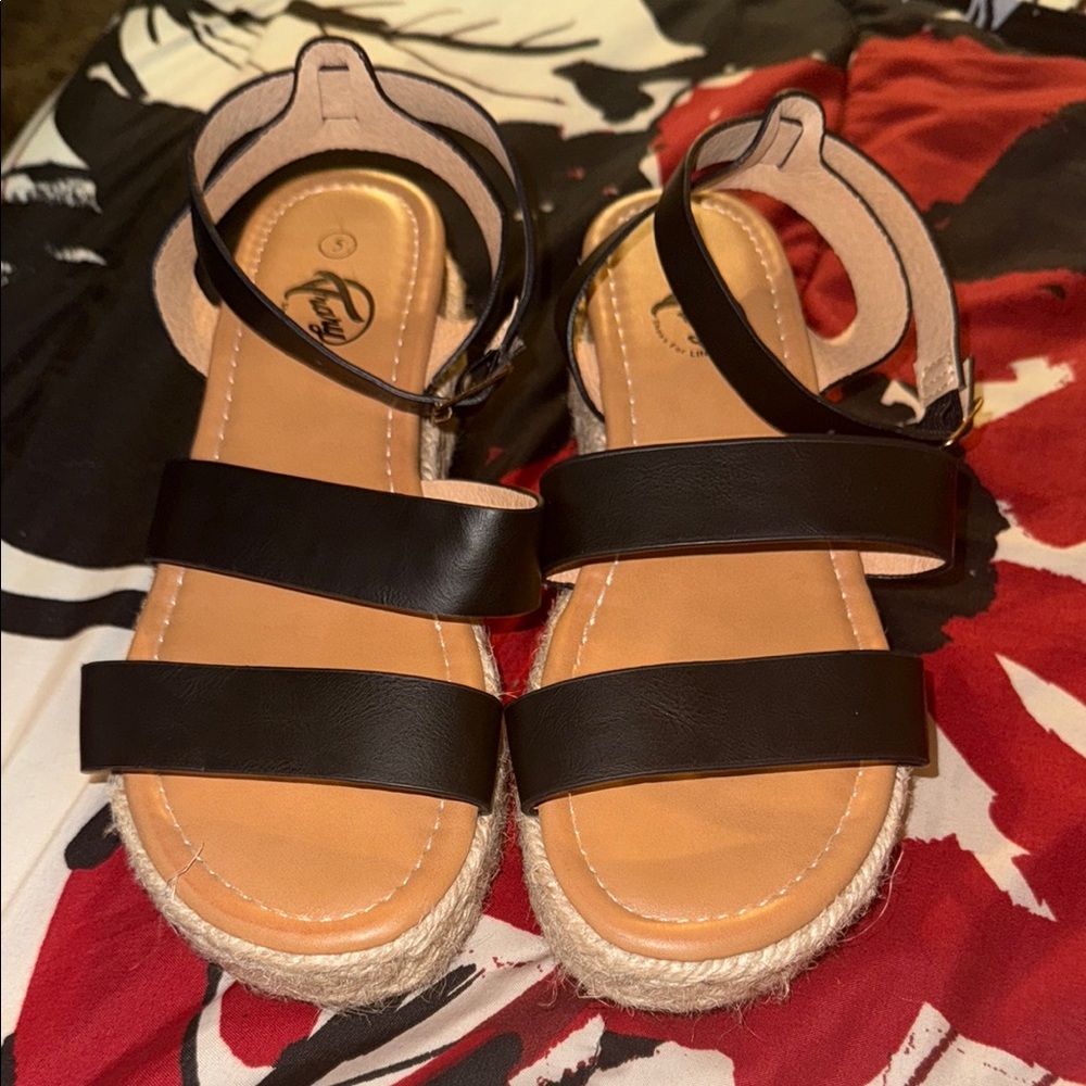 Chic Black and Tan Strappy Sandals